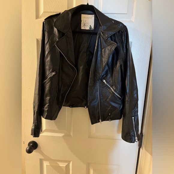 En Creme Jackets & Blazers - En Creme Black Bomber Jacket Large